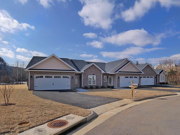 5th image of 33 Brookfield Ln