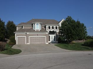 4521 NE Ridgeline Cir, Lees Summit, MO 64064