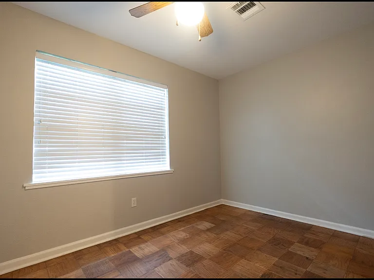9521 Palmetto Ln — Photo 6