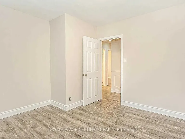 481 Sandmere Pl — Photo 10