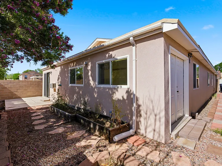 8319 Santa Clarita St NE — Photo 27