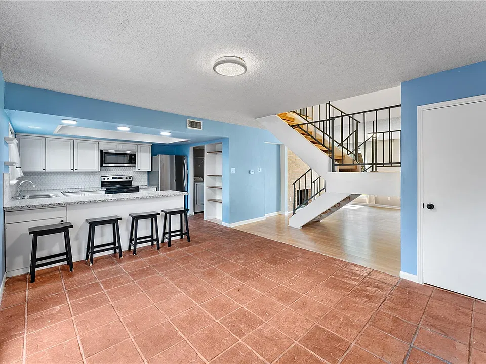 2334 Triway Ln #143