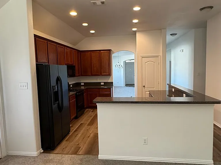 300 Bentson Dr — Photo 5