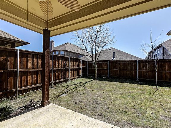 4th image of 15908 Alvarado Dr