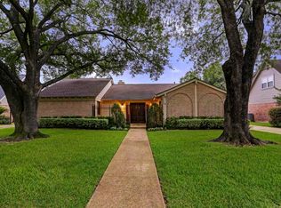 10811 Piping Rock Ln, Houston, TX 77042