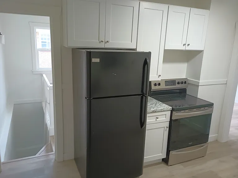 265 N Main St #5 — Photo 3