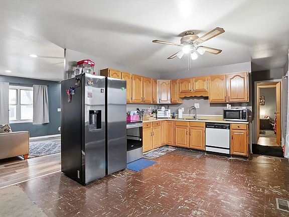 4th image of 8914 Carla Dr