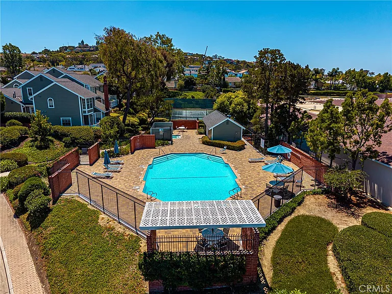 2726 Hilltop Dr — Photo 28