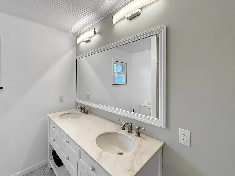 205 S Bryan Ave — Photo 11
