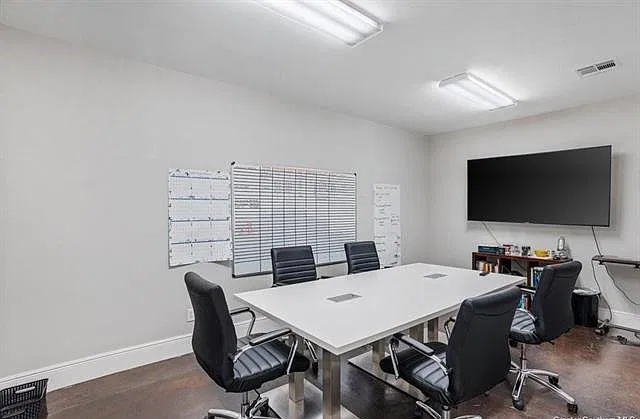 Studio, 1690 sqft, $750 — Photo 4
