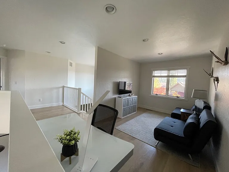 2048 Marina Ct — Photo 10
