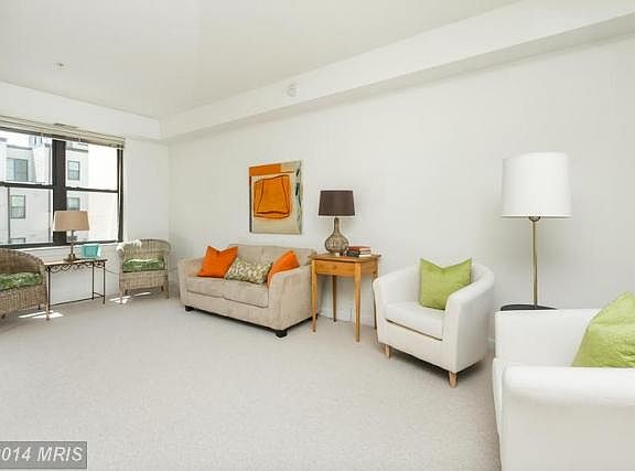 4th image of 123 E Lafayette Ave