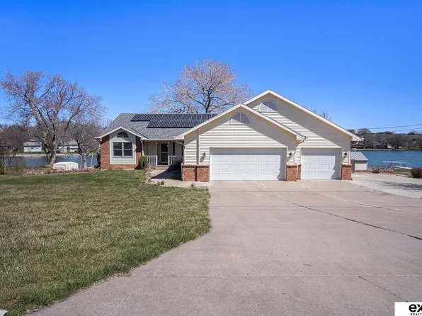 11114 W Lakeshore Dr, Blair, NE 68008