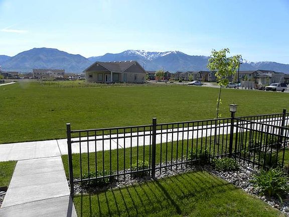 3rd image of 1549 N 540 W APT 106