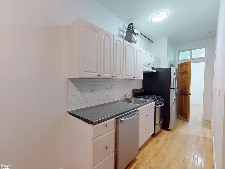 204 Spring St #2 — Photo 2