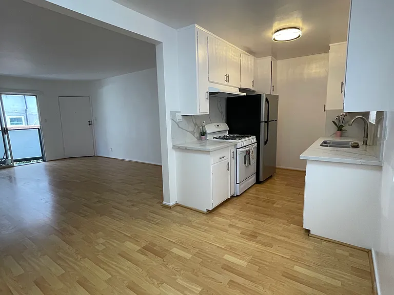1672 Federal Ave #3 — Photo 2