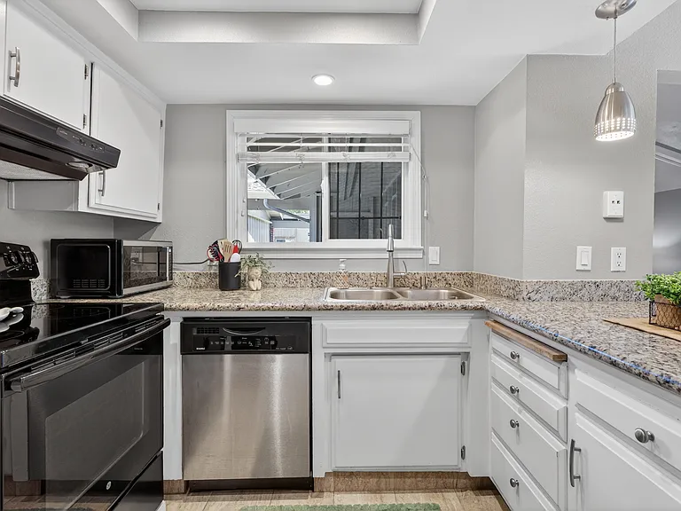 N Morgan Pl — Photo 13