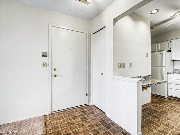 5th image of 1207 W River Rd N APT D3