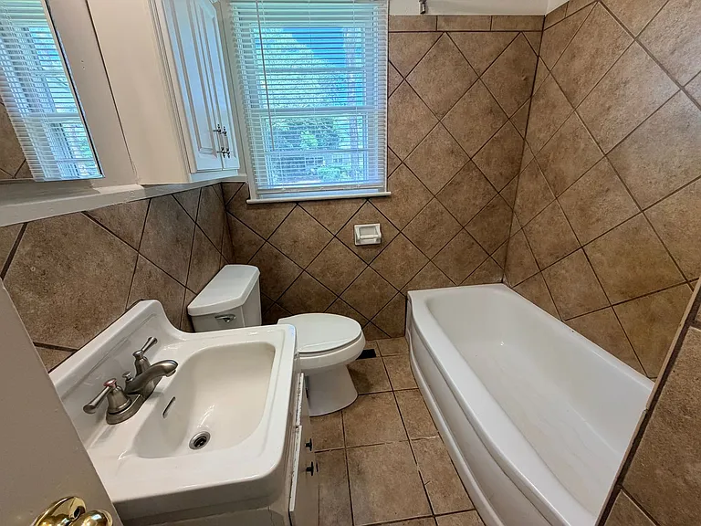 105 Highland Heights Dr — Photo 3