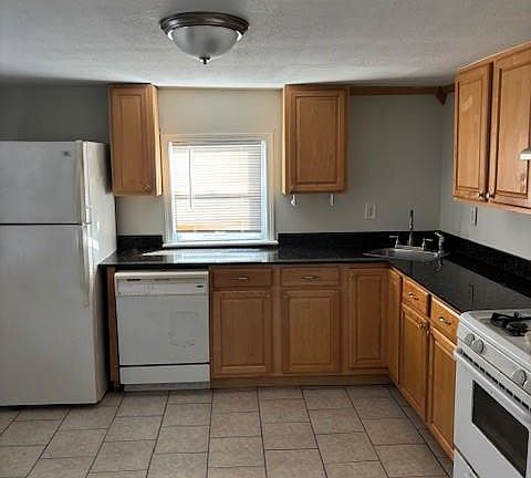 5th image of 9547 Ridge Ave