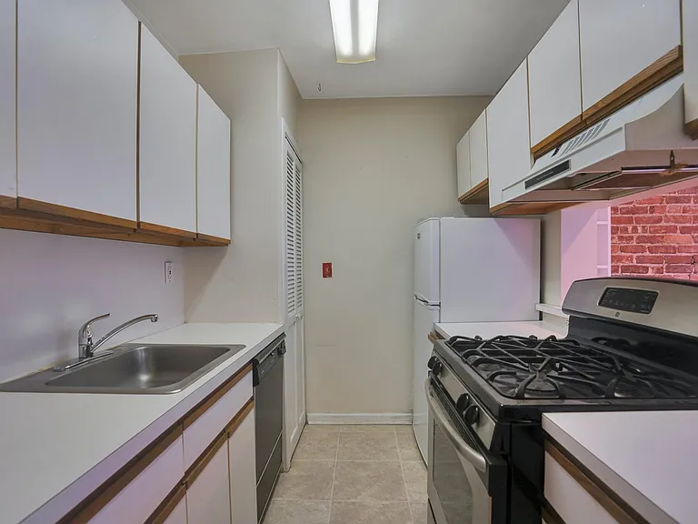 403 Bloomfield St #3 — Photo 9