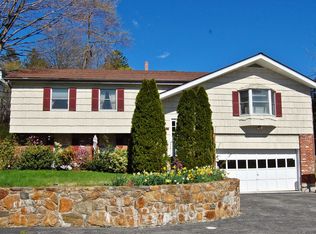 8 Maple Hill Rd, Valhalla, NY 10595