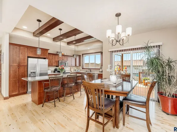 3713 E Steeple St, Sioux Falls, SD 57103