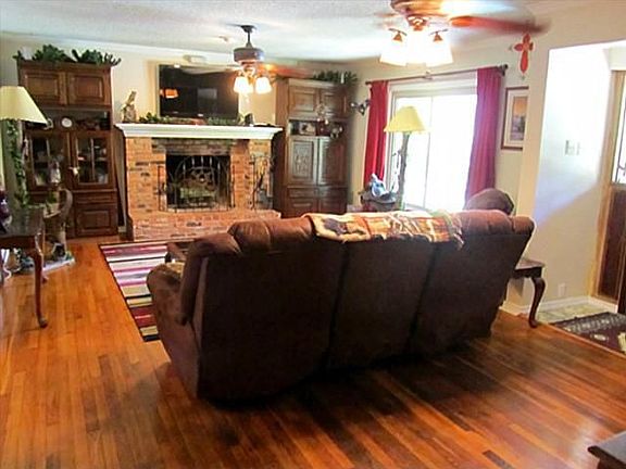 Home for Sale in Scurry, TX $158,000