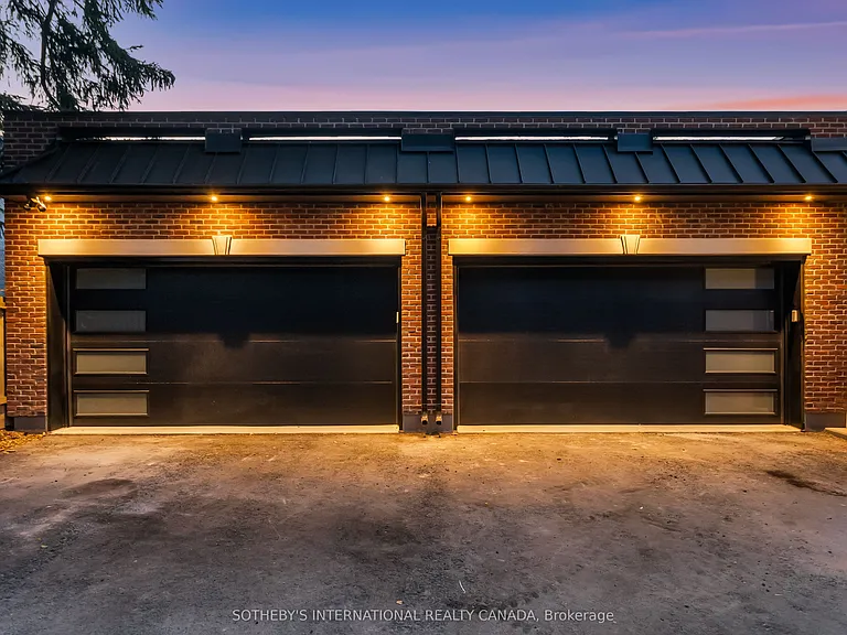 734 Avenue Rd — Photo 42