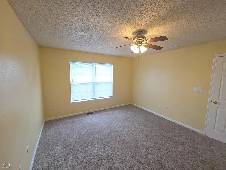 4320 Village Bend Ln — Photo 23