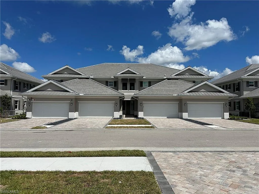 3 bed, 2.0 bath, 2444 sqft, $8,500 — Photo 2