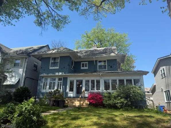 72 Hillside Rd, Elizabeth City, NJ 07208