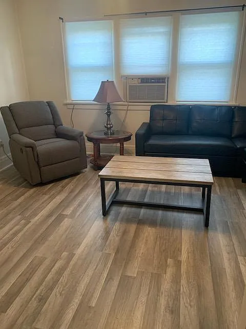 900 R St — Photo 1