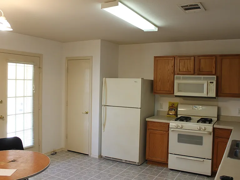 11512 Melstone Dr — Photo 2