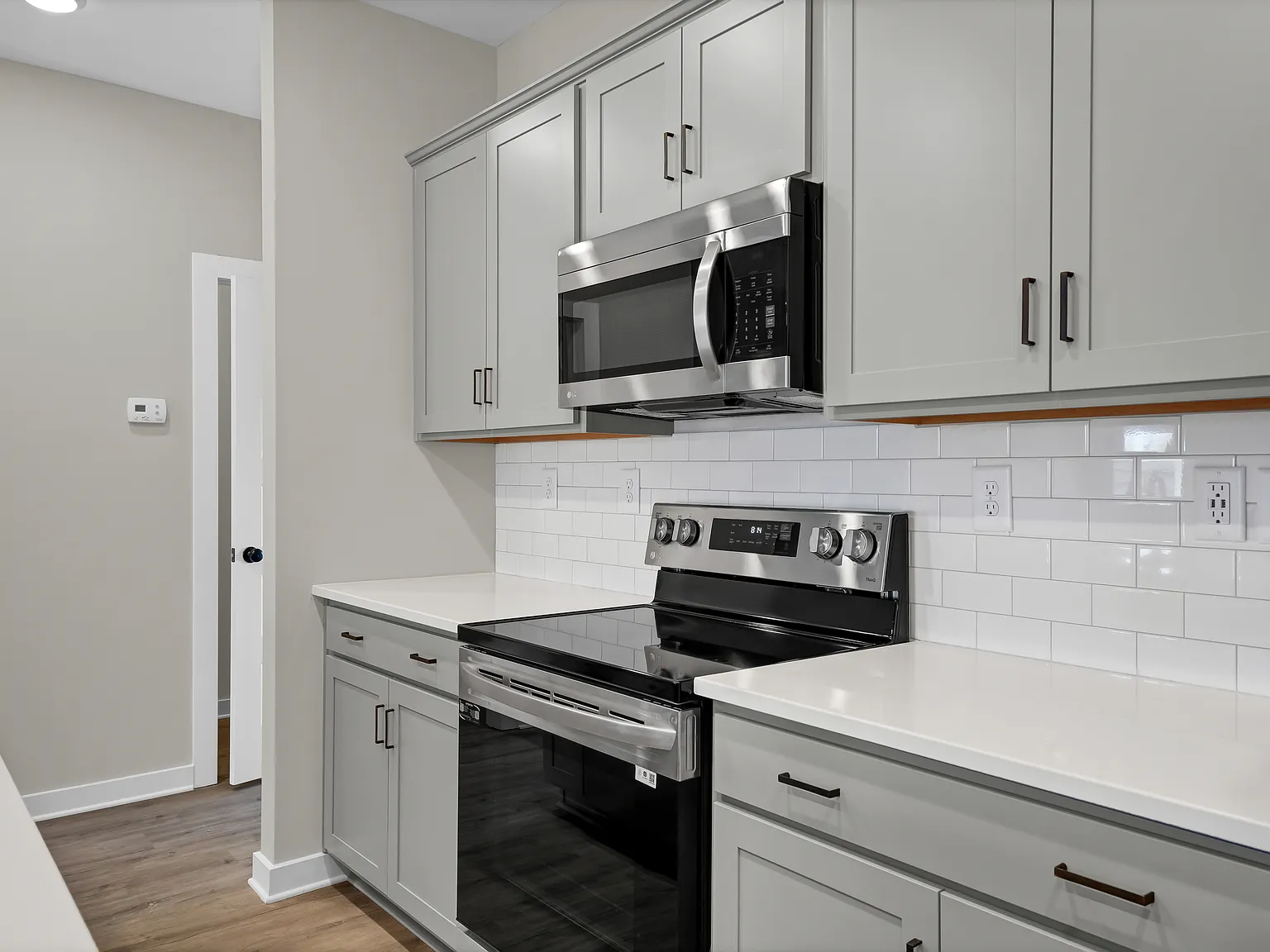 3 bed, 1600 sqft, $2,300 — Photo 4