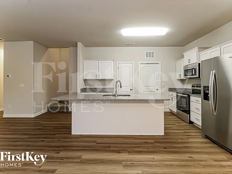 1136 Scarlett Dr — Photo 6