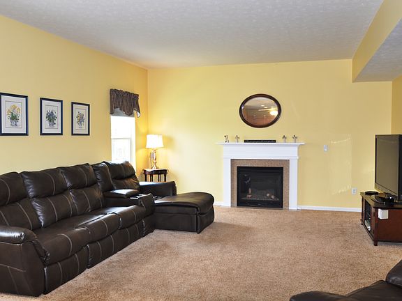 5th image of 3160 Peacock Cir