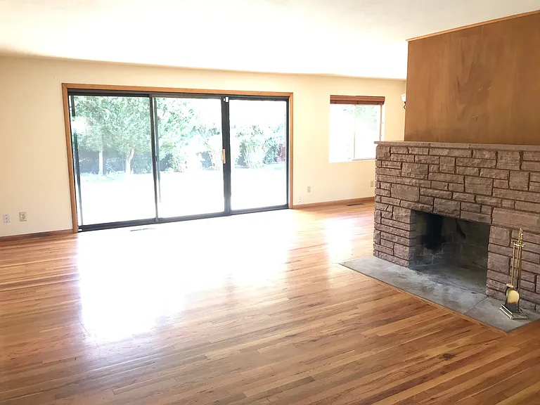 3824 W Greenbrier Dr — Photo 7