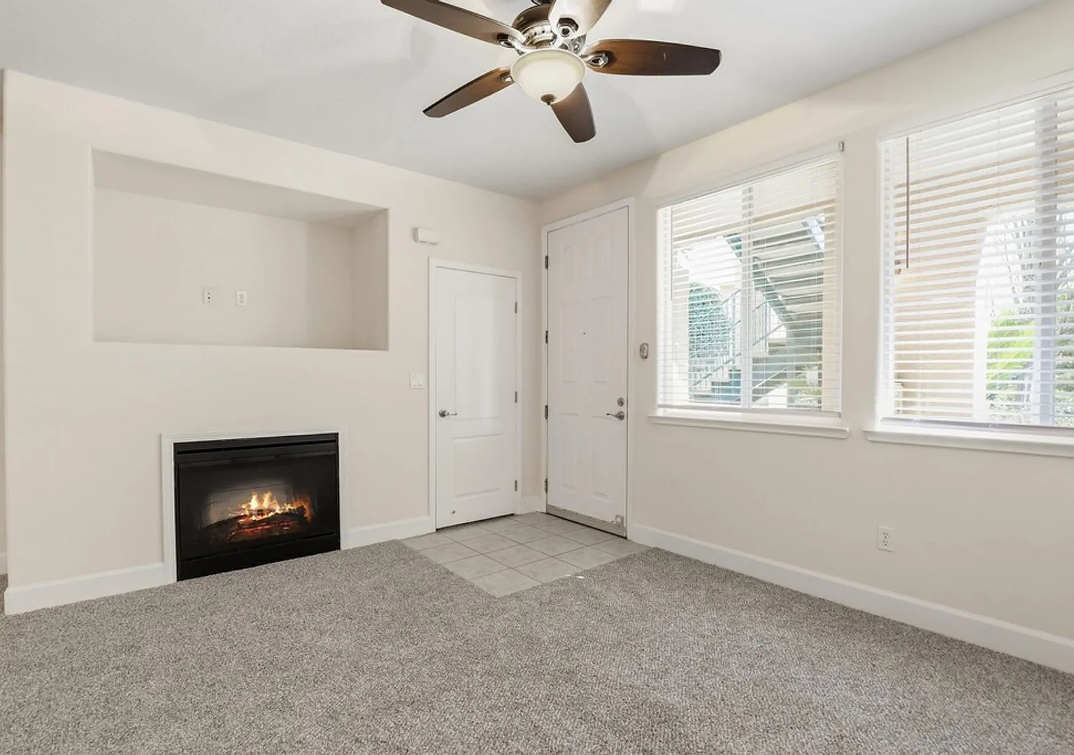 1501 Secret Ravine Pkwy — Photo 2