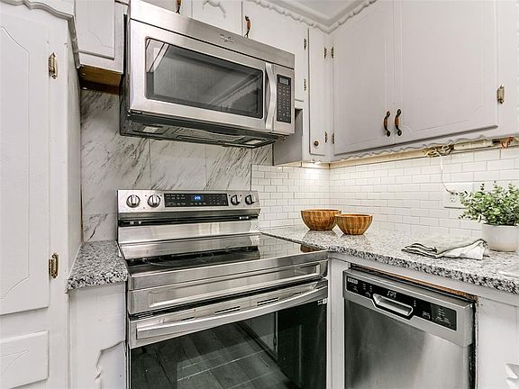 4th image of 4721 Gina Pl