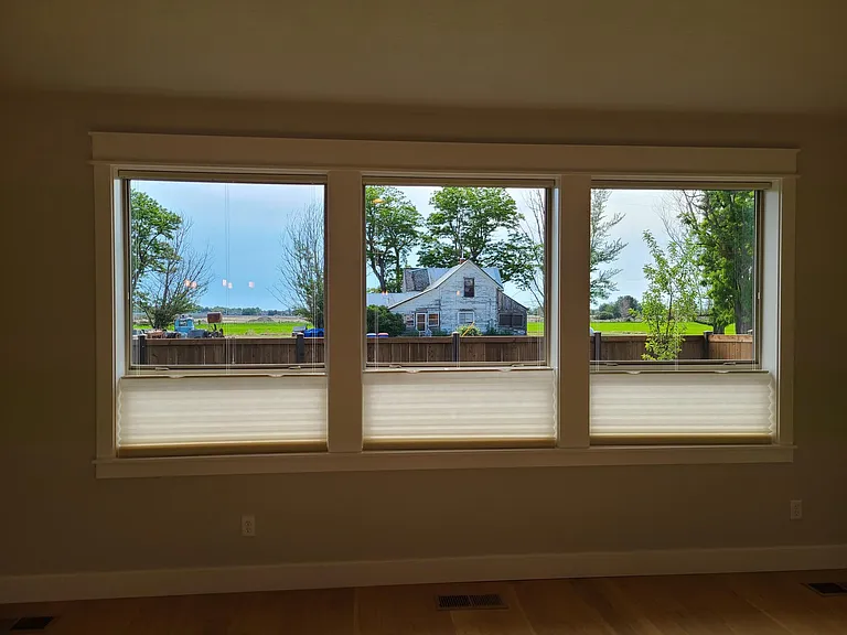 409 S Hamlin Ln — Photo 12