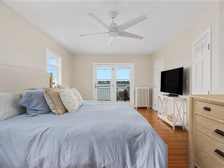 46 Esplanade St — Photo 22