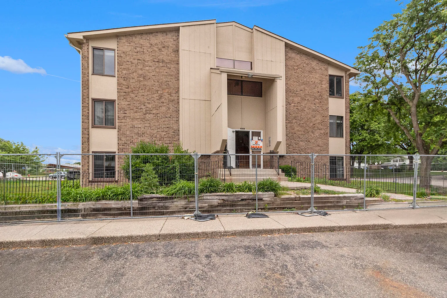 30535 W 14 Mile Rd APT 11 photo 1