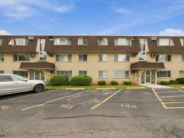 8812 Briar Ct APT 2D, Des Plaines, IL 60016