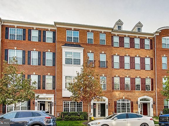 2nd image of 23473 Belvoir Woods Ter