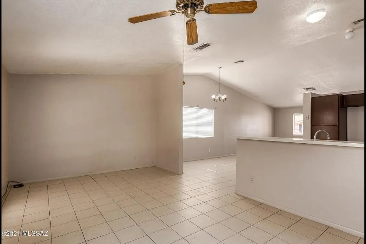 1940 West Chardonnay Drive Tucson AZ 85746 — Photo 4