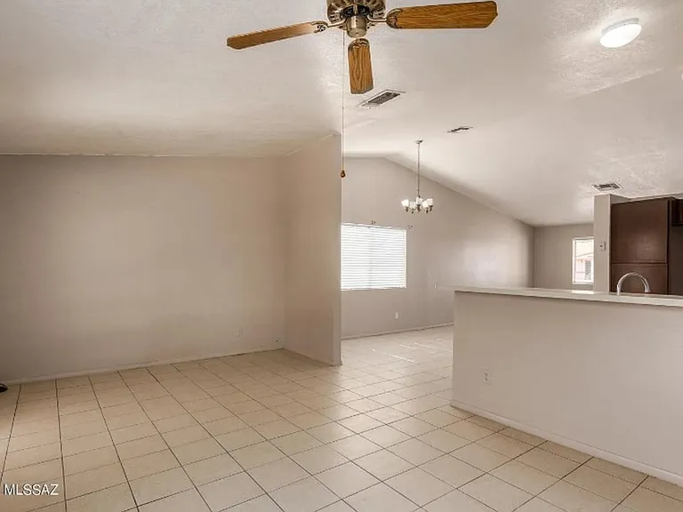 1940 W Chardonnay Dr — Photo 5