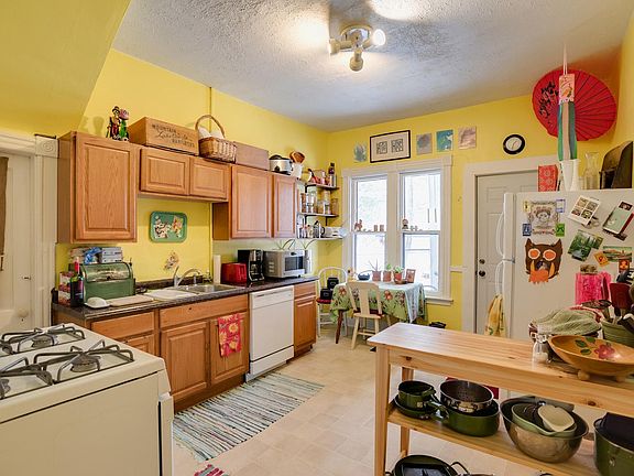 5th image of 2260 Scudder St