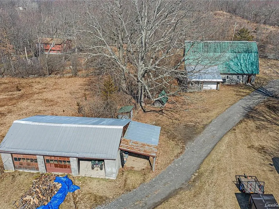 202 Midland Lake Rd #BARN