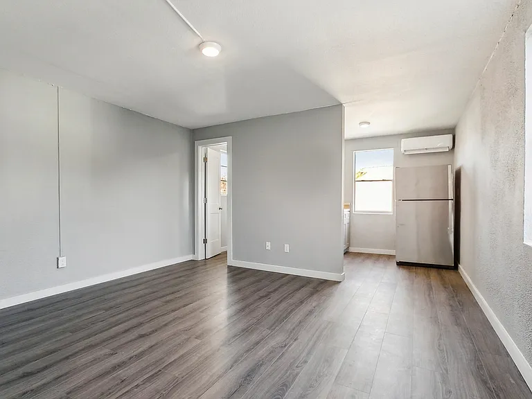 2316 Washington Ave #210 — Photo 3